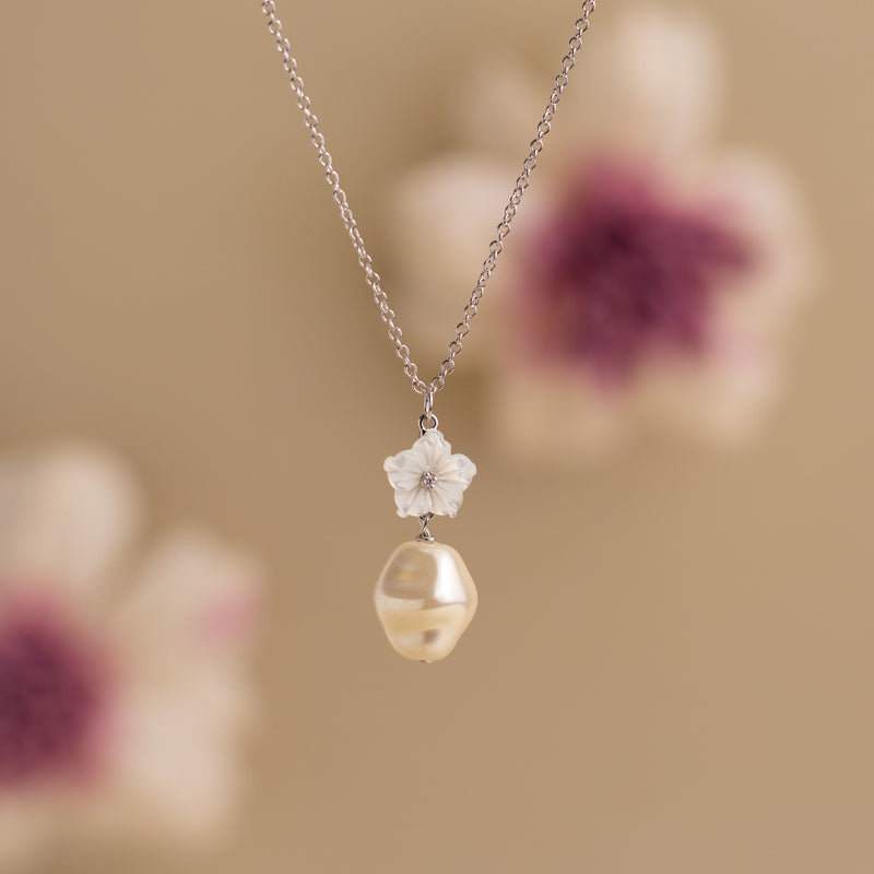 Lia Fleur Necklace