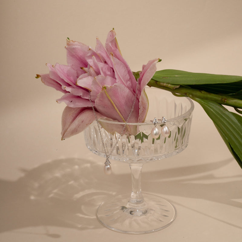 Willa Pearl Earrings.